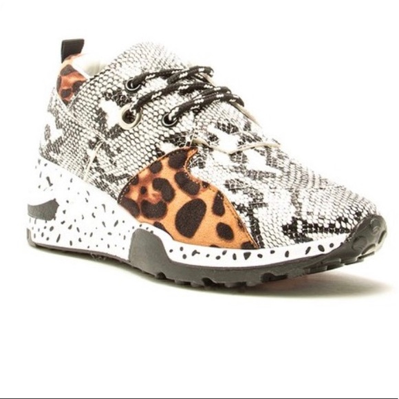 Last Size 7 AND 9❤️Animal Print Sneakers - Picture 3 of 9